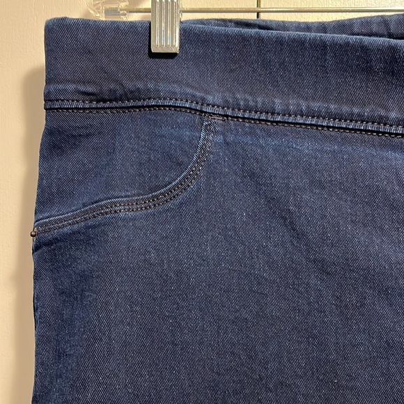 Old Navy Woman’s Super Skinny Stretch 16 Long - Picture 3 of 3